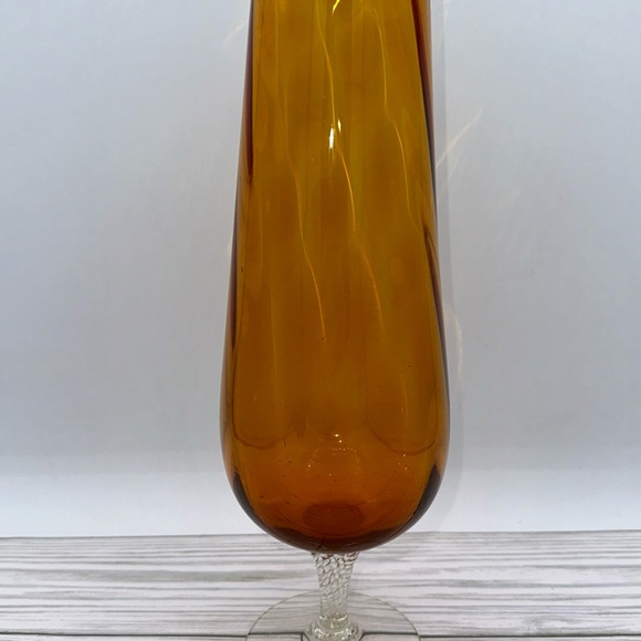Vintage Italian Empoli Amber Glass Ribbed Swirl Vase on Twisted Glass Stem 11” - Picture 4 of 8